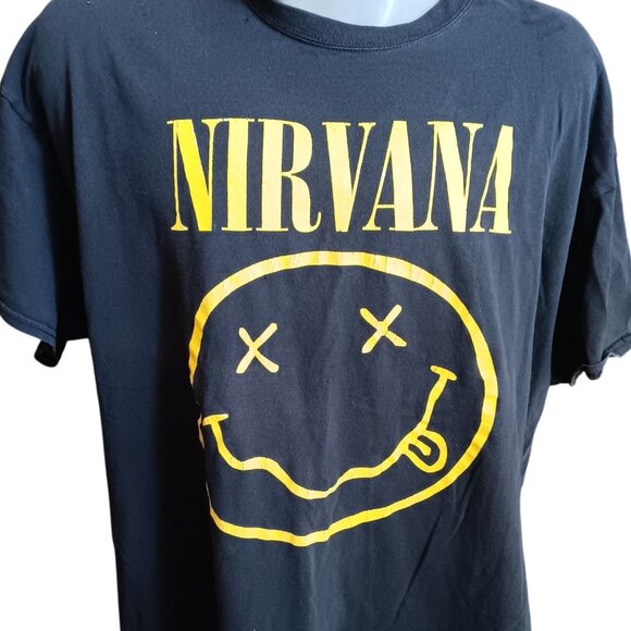 XXL T-shirt Nirvana Band Black Yellow Smiley Classic Graphic Design Faded Crack - Picture 1 of 7